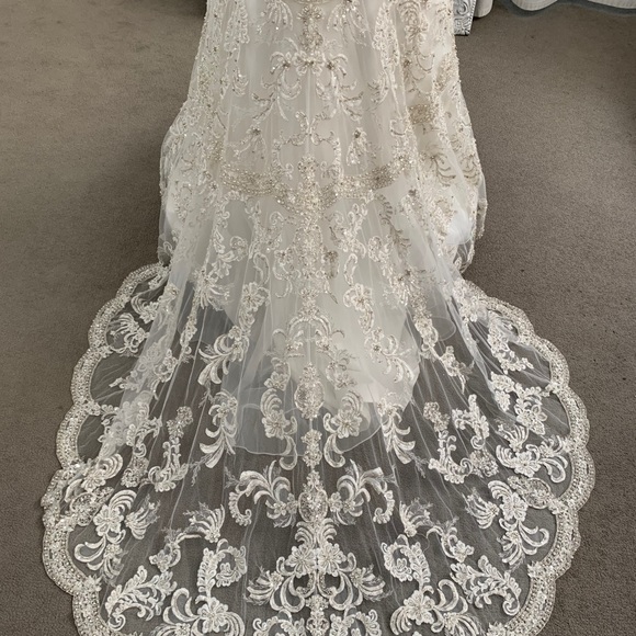 Allure bridal c288 - ivory bridal size 10 (fits like a 4-8) - Picture 5 of 5